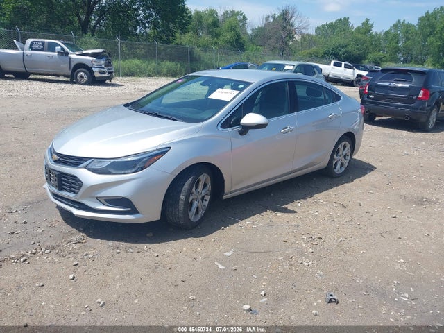 Chevrolet Cruze Premier Auto 2018 1G1BF5SM8J7175733 Image 2
