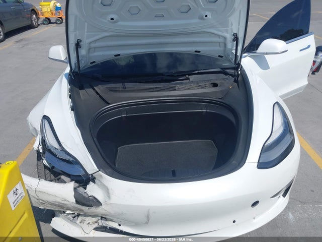 45450827 :رقم المزاد ، 5YJ3E1EA4JF164585 vin ، 2018 Tesla Model 3 مزاد بيع