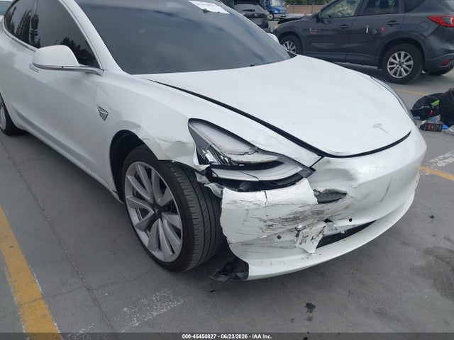 45450827 :رقم المزاد ، 5YJ3E1EA4JF164585 vin ، 2018 Tesla Model 3 مزاد بيع