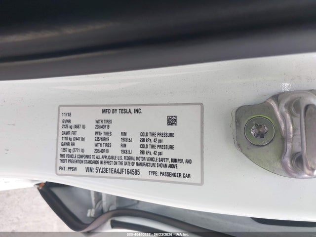 45450827 :رقم المزاد ، 5YJ3E1EA4JF164585 vin ، 2018 Tesla Model 3 مزاد بيع