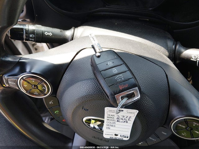 Продаж на аукціоні авто 2016 Kia Soul, vin: KNDJN2A20G7354703, номер лоту: 45450830