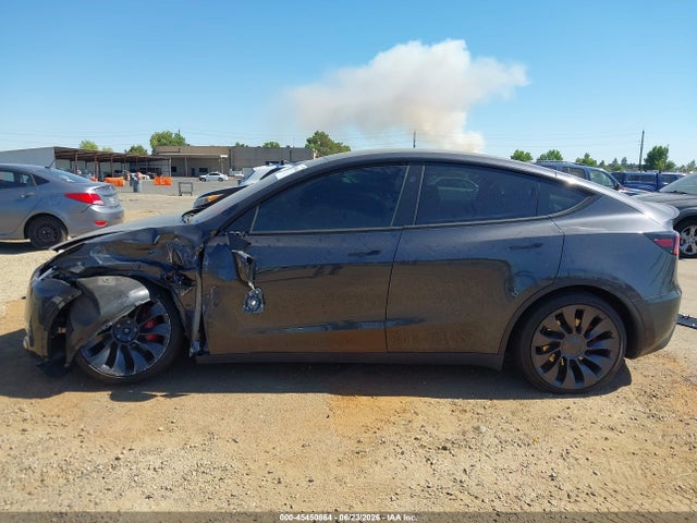 Продажа на аукционе авто 2024 Tesla Model Y Performance Dual Motor All-wheel Drive, vin: 7SAYGDEF3RF129855, номер лота: 45450864