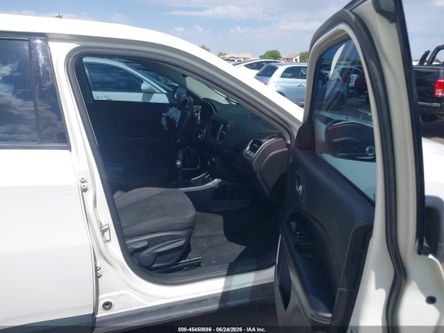 3C4NJCAB9KT677266 Jeep Compass Sport Fwd