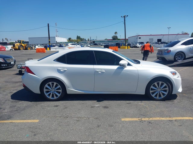 Lexus IS 200T 2016 JTHBA1D27G5011404 Image 13