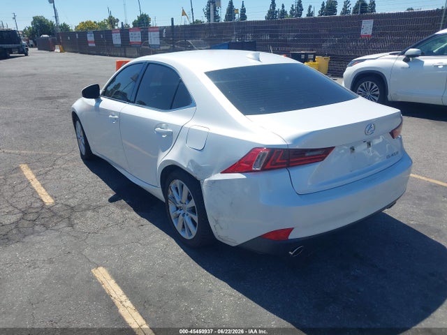Lexus IS 200T 2016 JTHBA1D27G5011404 Image 3