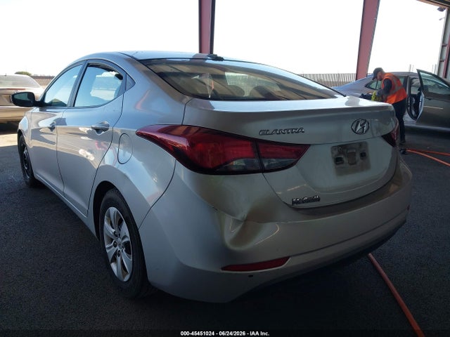 Продажа на аукционе авто 2016 Hyundai Elantra Se, vin: 5NPDH4AE4GH665346, номер лота: 45451024