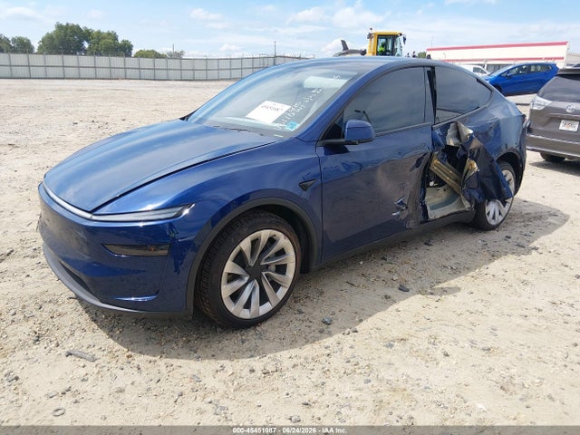 Tesla Model Y 2026 7SAYGDEE2TA395170 Image 2