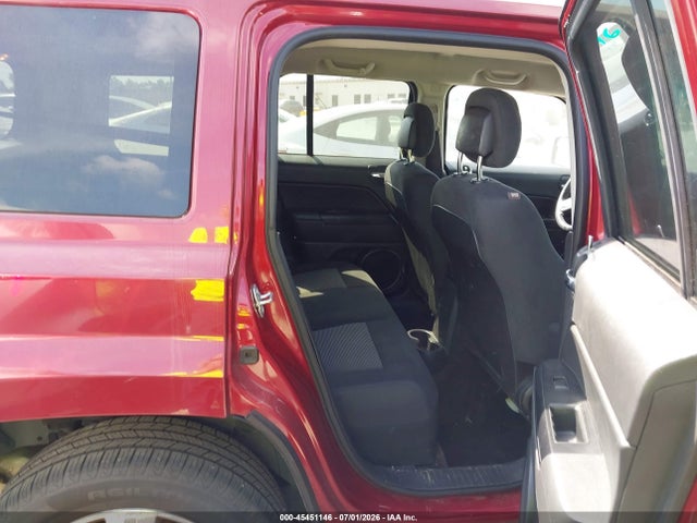 1C4NJRFB6GD702536 Jeep Patriot Latitude
