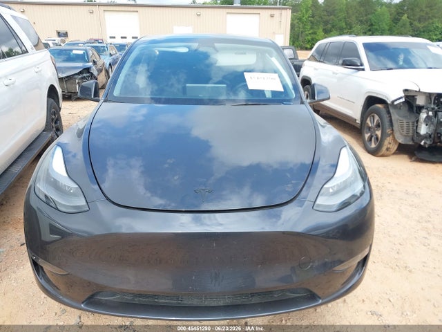2024 Tesla Model Y Long Range Dual Motor All-wheel Drive მანქანა იყიდება აუქციონზე, vin: 7SAYGDEE6RA222762, აუქციონის ნომერი: 45451290