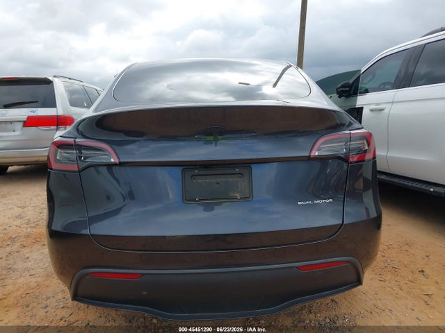 2024 Tesla Model Y Long Range Dual Motor All-wheel Drive მანქანა იყიდება აუქციონზე, vin: 7SAYGDEE6RA222762, აუქციონის ნომერი: 45451290