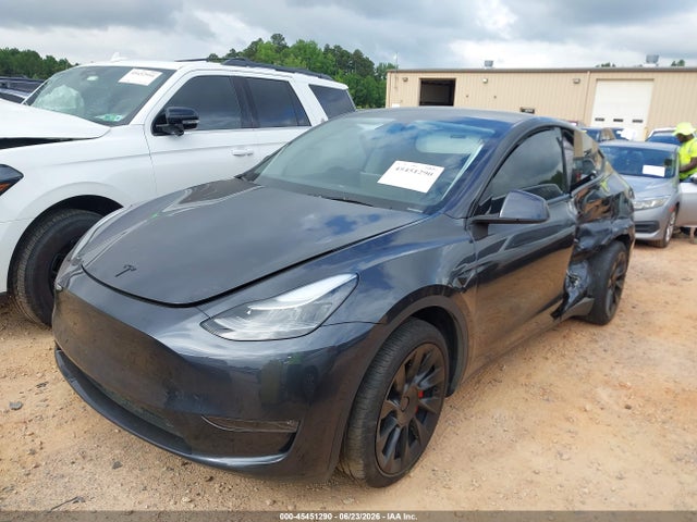 2024 Tesla Model Y Long Range Dual Motor All-wheel Drive მანქანა იყიდება აუქციონზე, vin: 7SAYGDEE6RA222762, აუქციონის ნომერი: 45451290