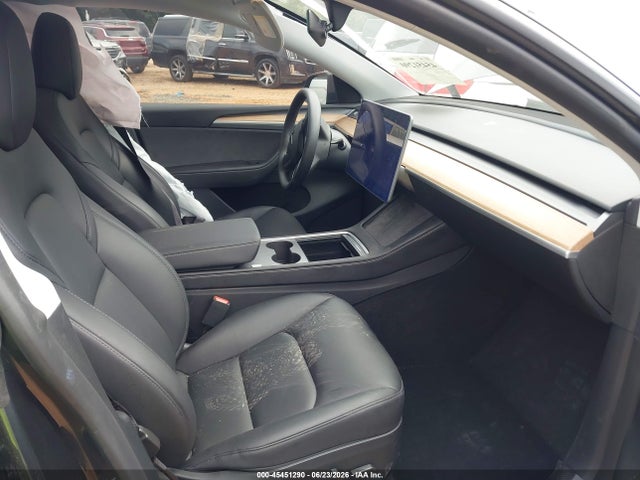 2024 Tesla Model Y Long Range Dual Motor All-wheel Drive მანქანა იყიდება აუქციონზე, vin: 7SAYGDEE6RA222762, აუქციონის ნომერი: 45451290