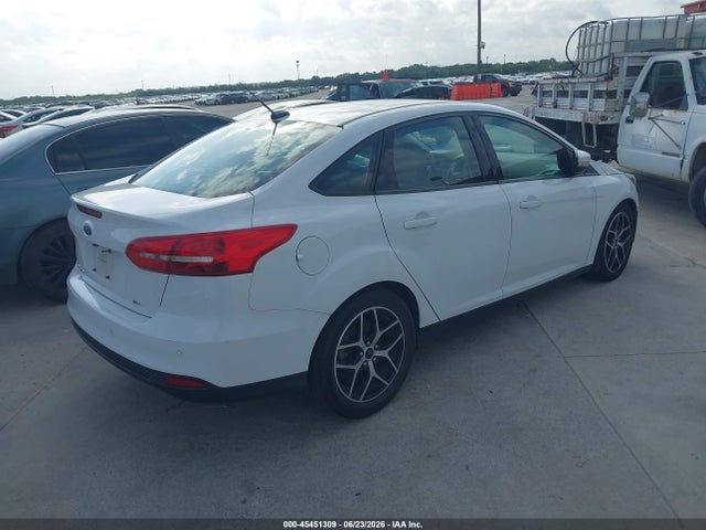 Ford FOCUS SEL 2017 1FADP3H26HL328477 Image 4
