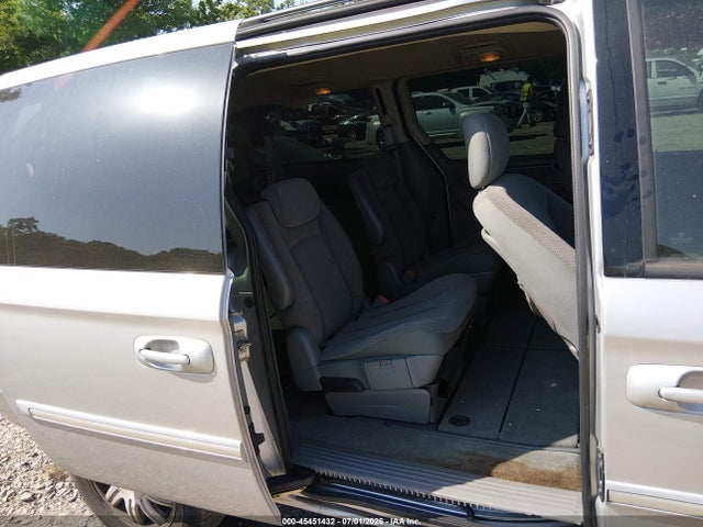 45451432 :رقم المزاد ، 2A4GP54L37R267798 vin ، 2007 Chrysler Town & Country Touring مزاد بيع