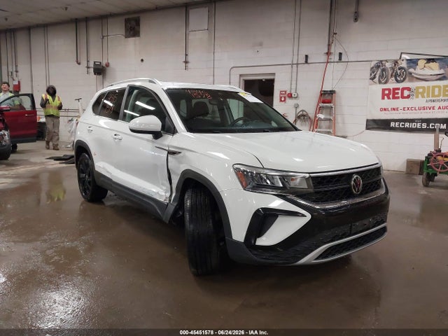 2022 Volkswagen Taos 1.5t Se მანქანა იყიდება აუქციონზე, vin: 3VVPX7B2XNM041694, აუქციონის ნომერი: 45451578