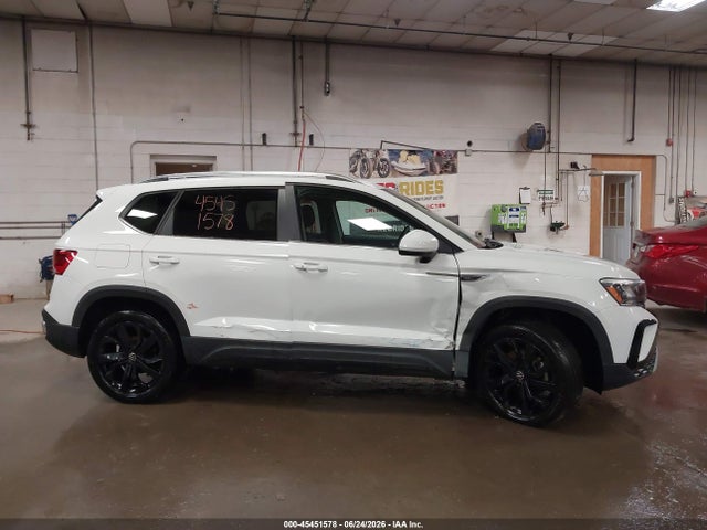 2022 Volkswagen Taos 1.5t Se მანქანა იყიდება აუქციონზე, vin: 3VVPX7B2XNM041694, აუქციონის ნომერი: 45451578