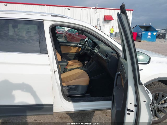 2022 Volkswagen Tiguan 2.0t Se მანქანა იყიდება აუქციონზე, vin: 3VV2B7AX7NM164911, აუქციონის ნომერი: 45451580