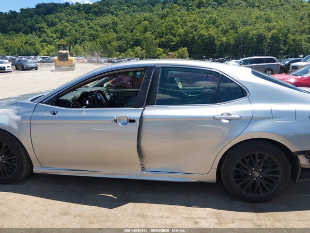 45451631 :رقم المزاد ، 4T1G11AK1LU306831 vin ، 2020 Toyota Camry Se مزاد بيع