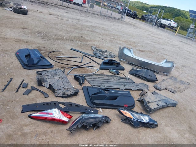 45451631 :رقم المزاد ، 4T1G11AK1LU306831 vin ، 2020 Toyota Camry Se مزاد بيع