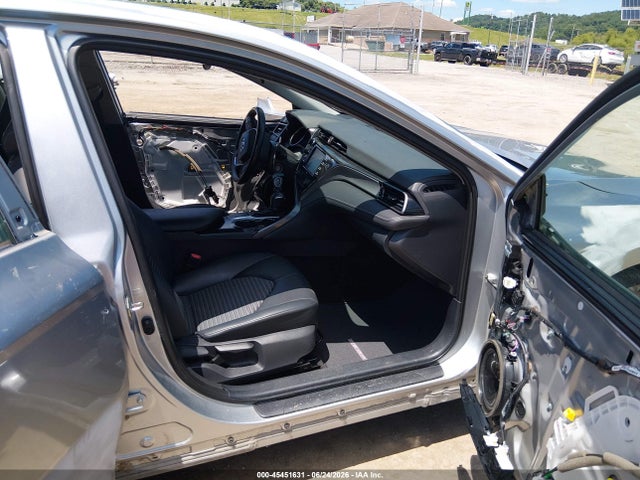 45451631 :رقم المزاد ، 4T1G11AK1LU306831 vin ، 2020 Toyota Camry Se مزاد بيع