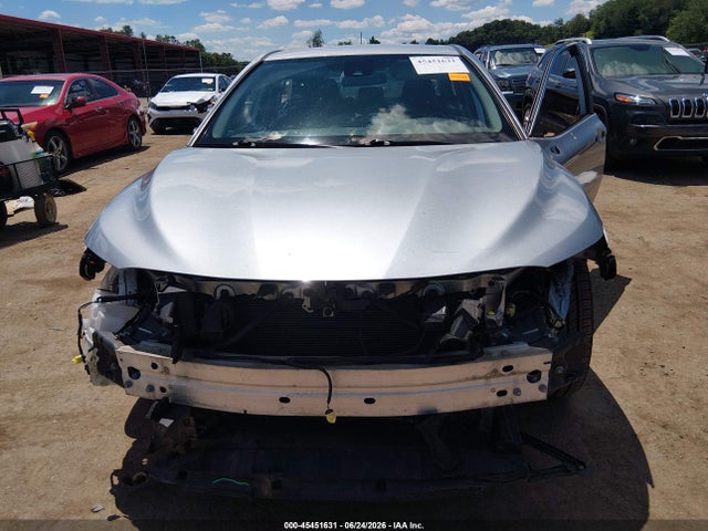 45451631 :رقم المزاد ، 4T1G11AK1LU306831 vin ، 2020 Toyota Camry Se مزاد بيع