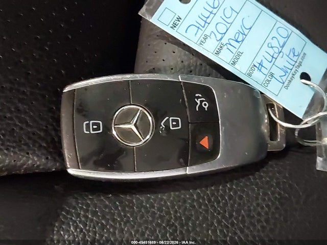 45451689 :رقم المزاد ، 55SWF8EB0KU314820 vin ، 2019 Mercedes-benz C 300 4matic مزاد بيع