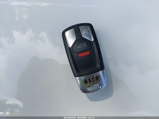 45451849 :رقم المزاد ، WAUDNAF40HN054591 vin ، 2017 Audi A4 Season Of Audi Premium مزاد بيع