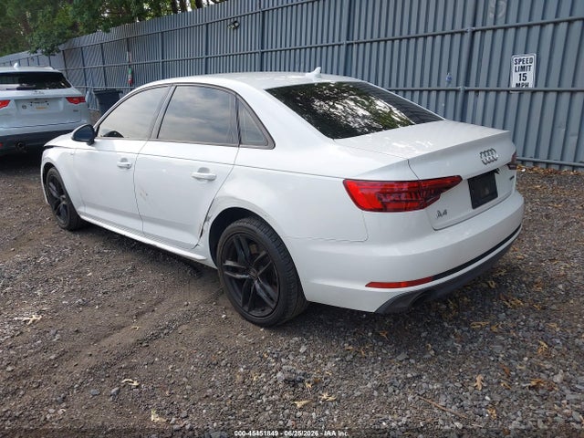 45451849 :رقم المزاد ، WAUDNAF40HN054591 vin ، 2017 Audi A4 Season Of Audi Premium مزاد بيع