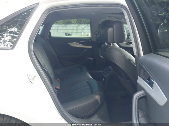 45451849 :رقم المزاد ، WAUDNAF40HN054591 vin ، 2017 Audi A4 Season Of Audi Premium مزاد بيع