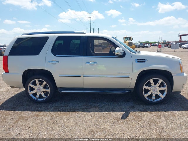 2011 Cadillac Escalade Luxury მანქანა იყიდება აუქციონზე, vin: 1GYS4BEF2BR377007, აუქციონის ნომერი: 45451887