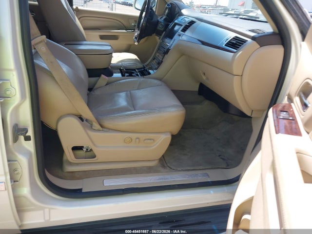 2011 Cadillac Escalade Luxury მანქანა იყიდება აუქციონზე, vin: 1GYS4BEF2BR377007, აუქციონის ნომერი: 45451887