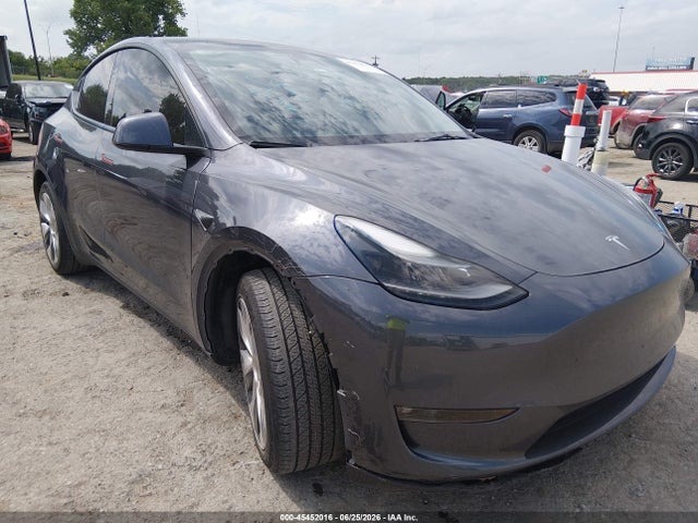Tesla Model Y Awd/long Range Dual Motor All-wheel Drive 2023 7SAYGDEEXPF833930 zdjęcie główne