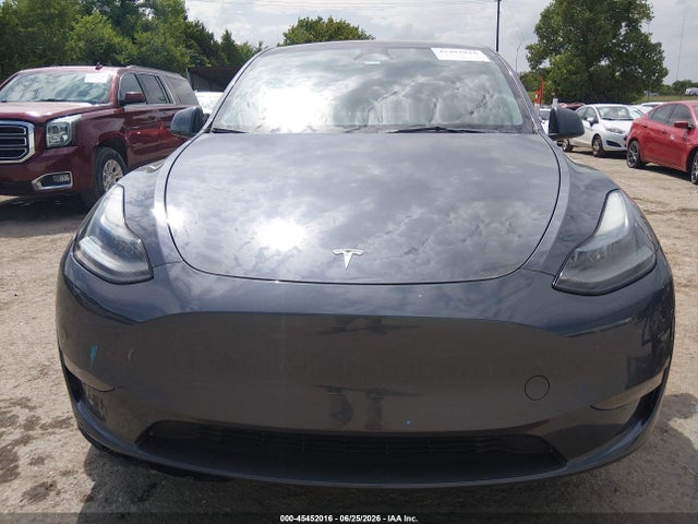 Продаж на аукціоні авто 2023 Tesla Model Y Awd/long Range Dual Motor All-wheel Drive, vin: 7SAYGDEEXPF833930, номер лоту: 45452016