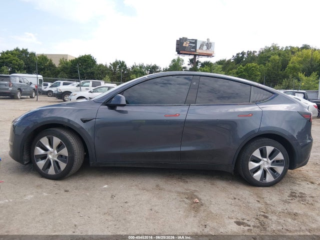 Продаж на аукціоні авто 2023 Tesla Model Y Awd/long Range Dual Motor All-wheel Drive, vin: 7SAYGDEEXPF833930, номер лоту: 45452016