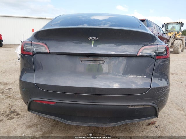 Продаж на аукціоні авто 2023 Tesla Model Y Awd/long Range Dual Motor All-wheel Drive, vin: 7SAYGDEEXPF833930, номер лоту: 45452016