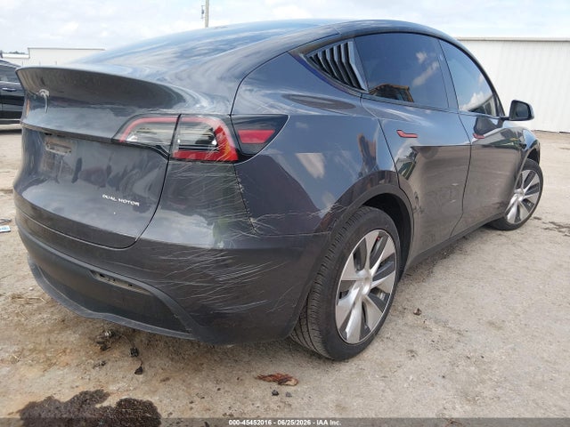 Продаж на аукціоні авто 2023 Tesla Model Y Awd/long Range Dual Motor All-wheel Drive, vin: 7SAYGDEEXPF833930, номер лоту: 45452016