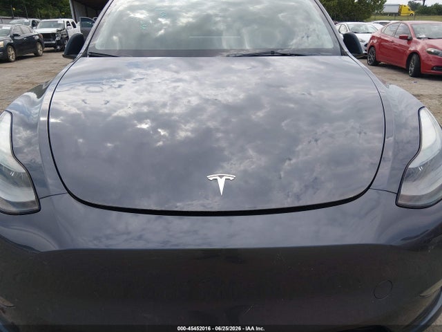 Продаж на аукціоні авто 2023 Tesla Model Y Awd/long Range Dual Motor All-wheel Drive, vin: 7SAYGDEEXPF833930, номер лоту: 45452016