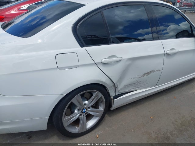 2011 Bmw 335i მანქანა იყიდება აუქციონზე, vin: WBAPM5C52BE576425, აუქციონის ნომერი: 45452018