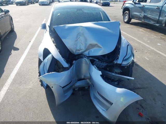 Tesla Model 3 Long Range/performance 2018 5YJ3E1EB9JF116993 Image 10