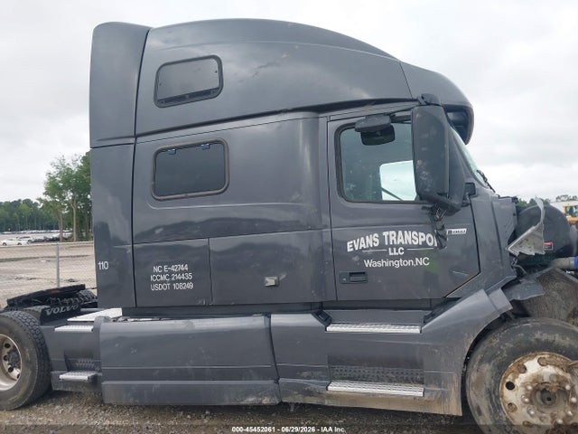 2022 Volvo Vnl მანქანა იყიდება აუქციონზე, vin: 4V4NC9EH3NN283458, აუქციონის ნომერი: 45452061