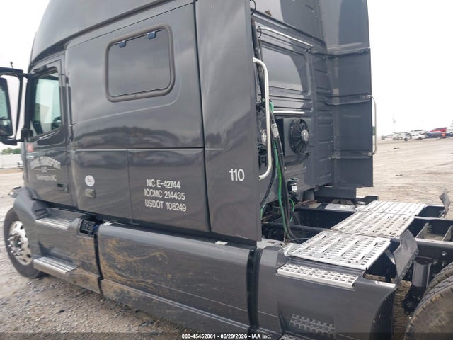 2022 Volvo Vnl მანქანა იყიდება აუქციონზე, vin: 4V4NC9EH3NN283458, აუქციონის ნომერი: 45452061