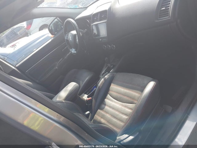 45452179 :رقم المزاد ، JA4AP3AW6JU000500 vin ، 2018 Mitsubishi Outlander Sport 2.4 Se مزاد بيع