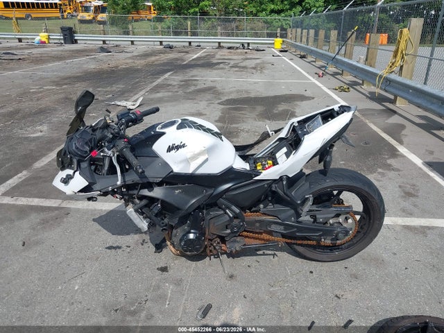 Kawasaki Ex650 J 2017 JKAEXEJ13HDA00484 Image 13