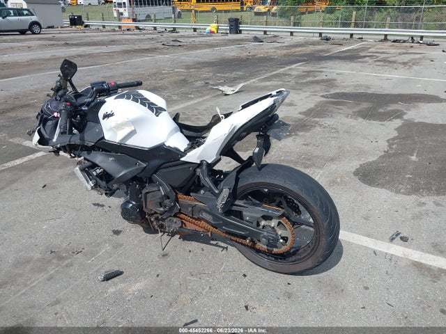 Kawasaki Ex650 J 2017 JKAEXEJ13HDA00484 Image 3