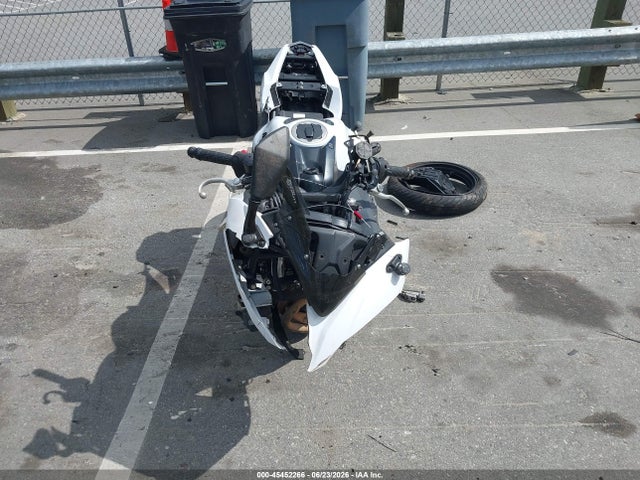 Kawasaki Ex650 J 2017 JKAEXEJ13HDA00484 Image 5