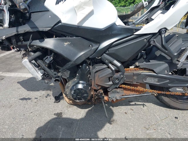 Kawasaki Ex650 J 2017 JKAEXEJ13HDA00484 Image 9