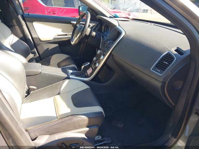 45452341 :رقم المزاد ، YV4902RK7G2826461 vin ، 2016 Volvo Xc60 T6 مزاد بيع