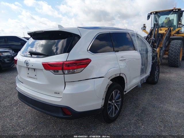 Toyota Highlander Xle 2019 5TDKZRFH6KS556734 Image 4