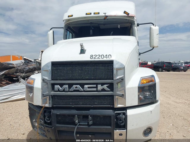45452425 :رقم المزاد ، 1M1AN4GY0NM027093 vin ، 2022 Mack Anthem مزاد بيع