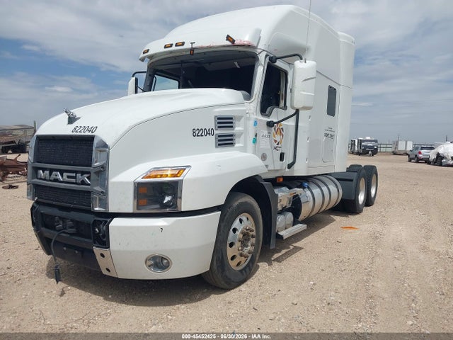 45452425 :رقم المزاد ، 1M1AN4GY0NM027093 vin ، 2022 Mack Anthem مزاد بيع